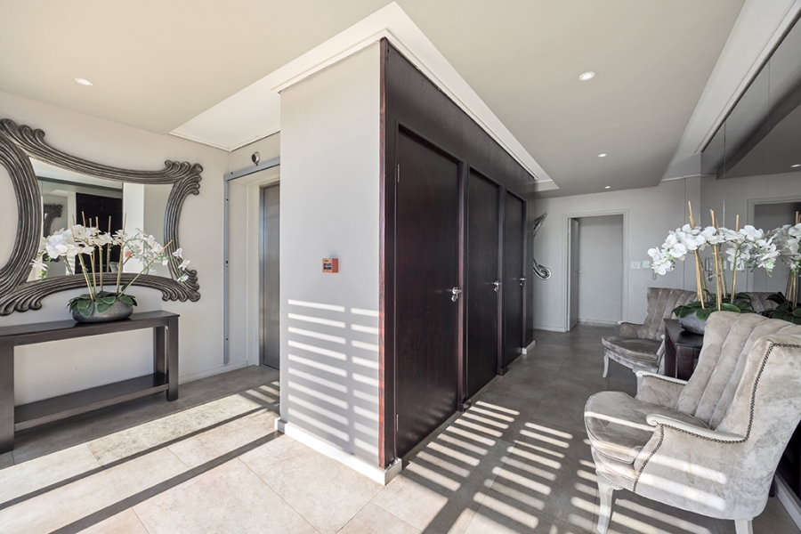 3 Bedroom Property for Sale in Bloubergstrand Western Cape